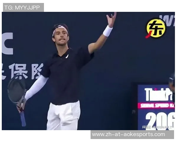 抽烟足球球星赛场内外形象反差引发球迷热议与公众深思